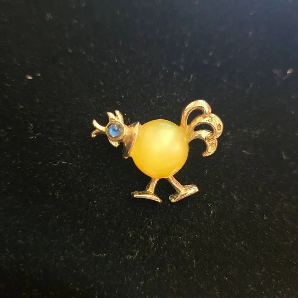 Vintage Walking Bird Pin Gold Yellow Stone Body Blue Rhinestone Brooch